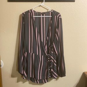 Torrid Long Sleeve Top Tie Front Size 4